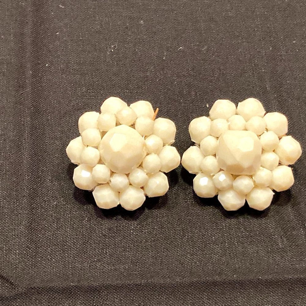 Vintage Resin White Clip On Earrings
